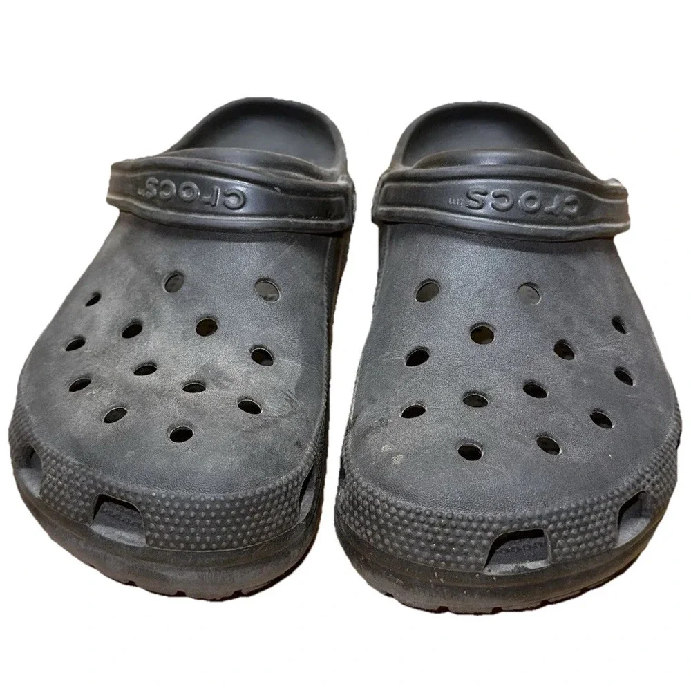 Crocs Clogs Black Unisex Men's 10 /‎ Women's 12 Classic Round Toe Shoes Slip On